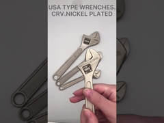 La chiave universale regolabile automatica ha messo il cricco antisdrucciolevole a due estremità della chiave